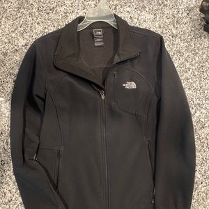 Weather resistant north face jacket